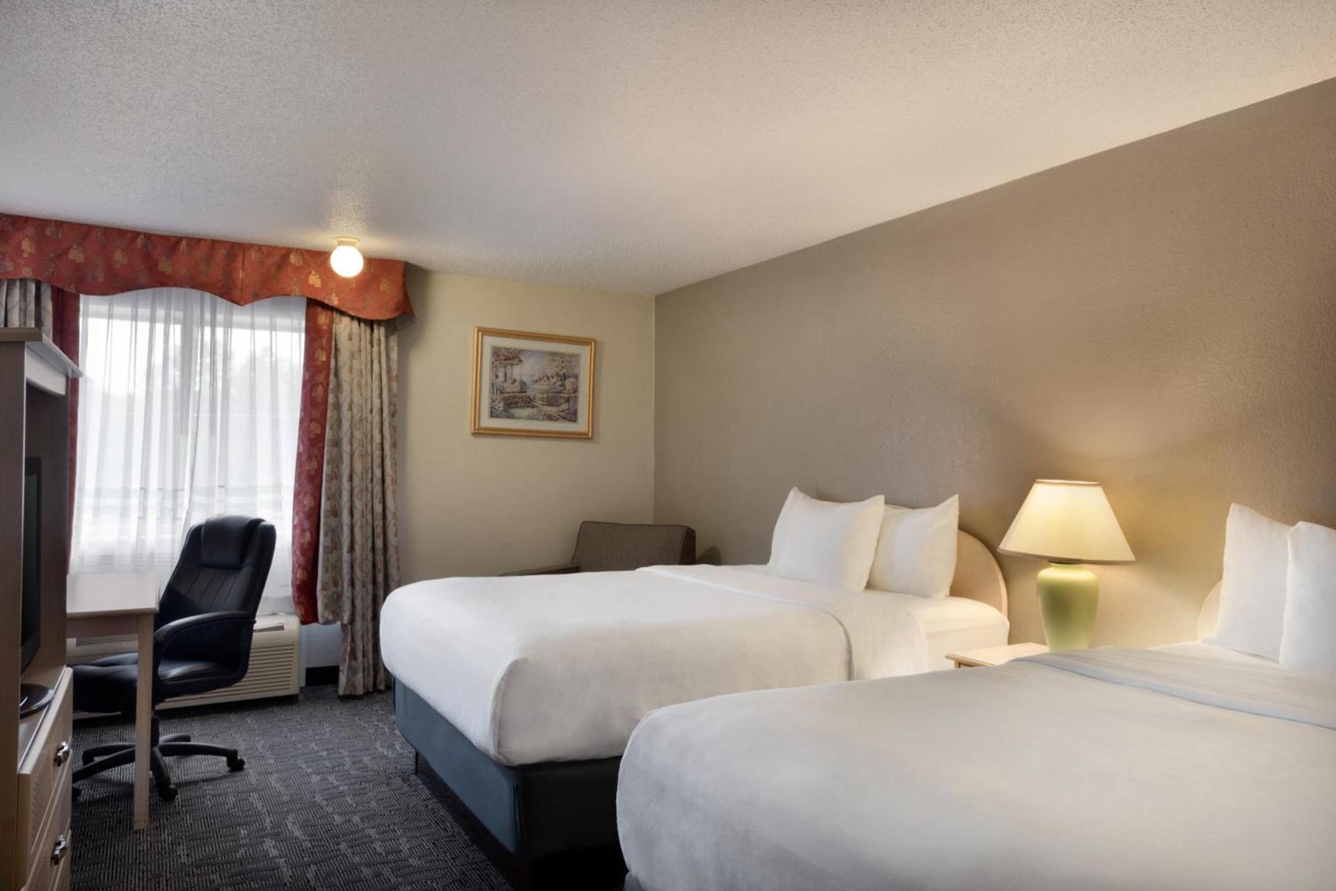 Baymont by Wyndham Des Moines North photo 38