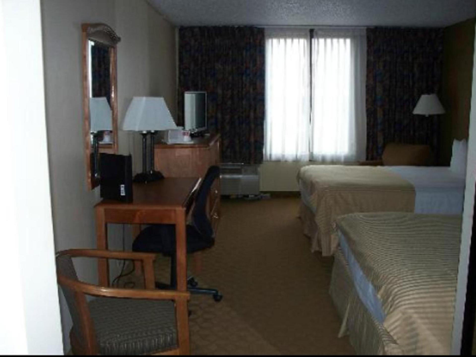 Ramada by Wyndham Watertown Thousand photo 31