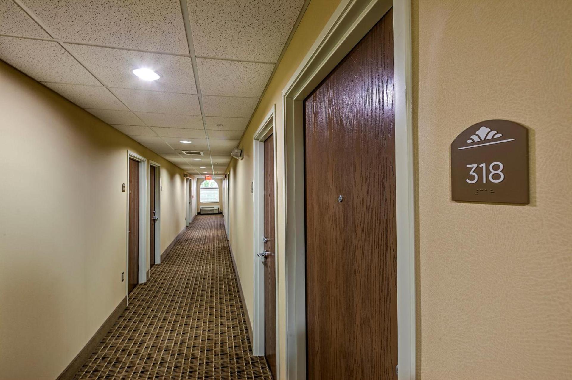 Microtel Inn and Suites North Canton photo 12