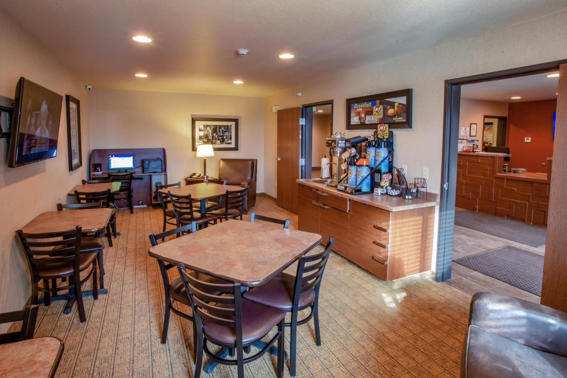 My Place Hotel-Fargo, ND photo 11