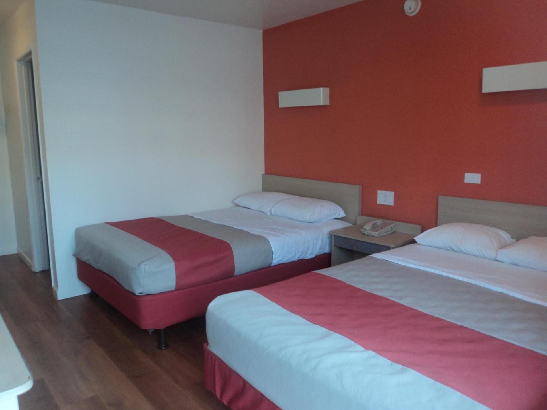 Motel 6 Albuquerque Northeast photo 29