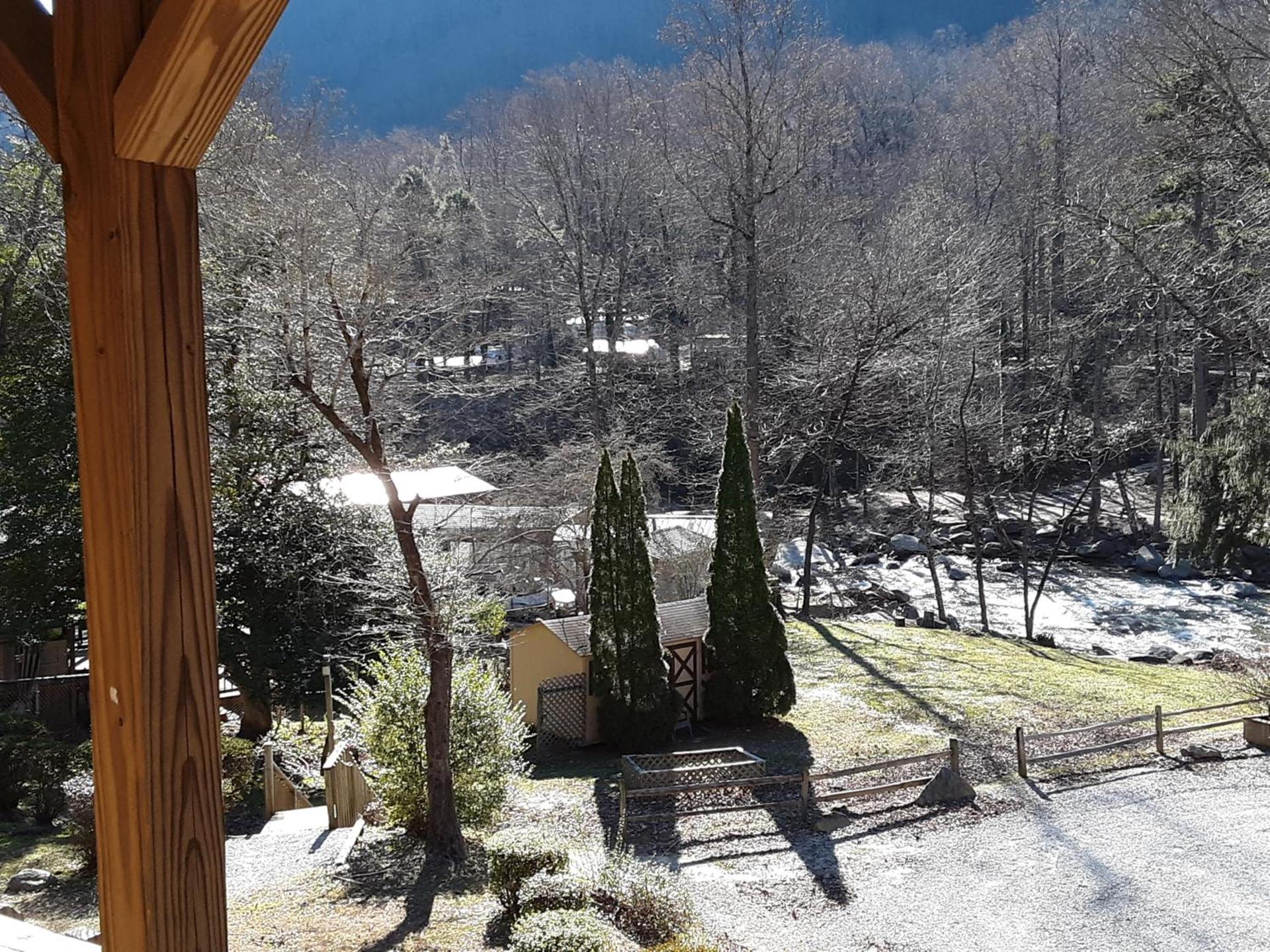 The Evening Shade River Lodge and Cabins photo 37