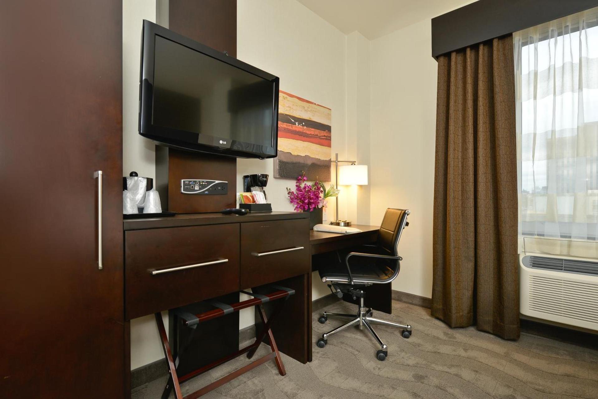 Holiday Inn Lower East Side by IHG photo 40