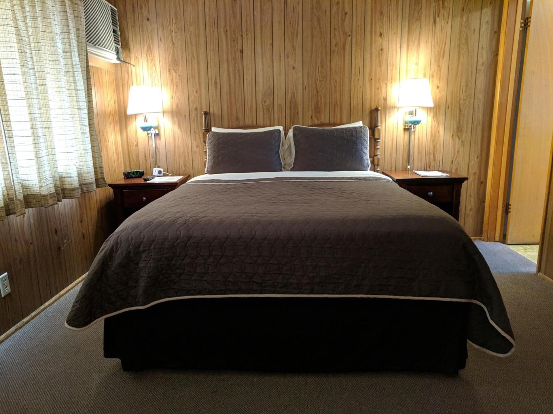 Lakeview Motel photo 11