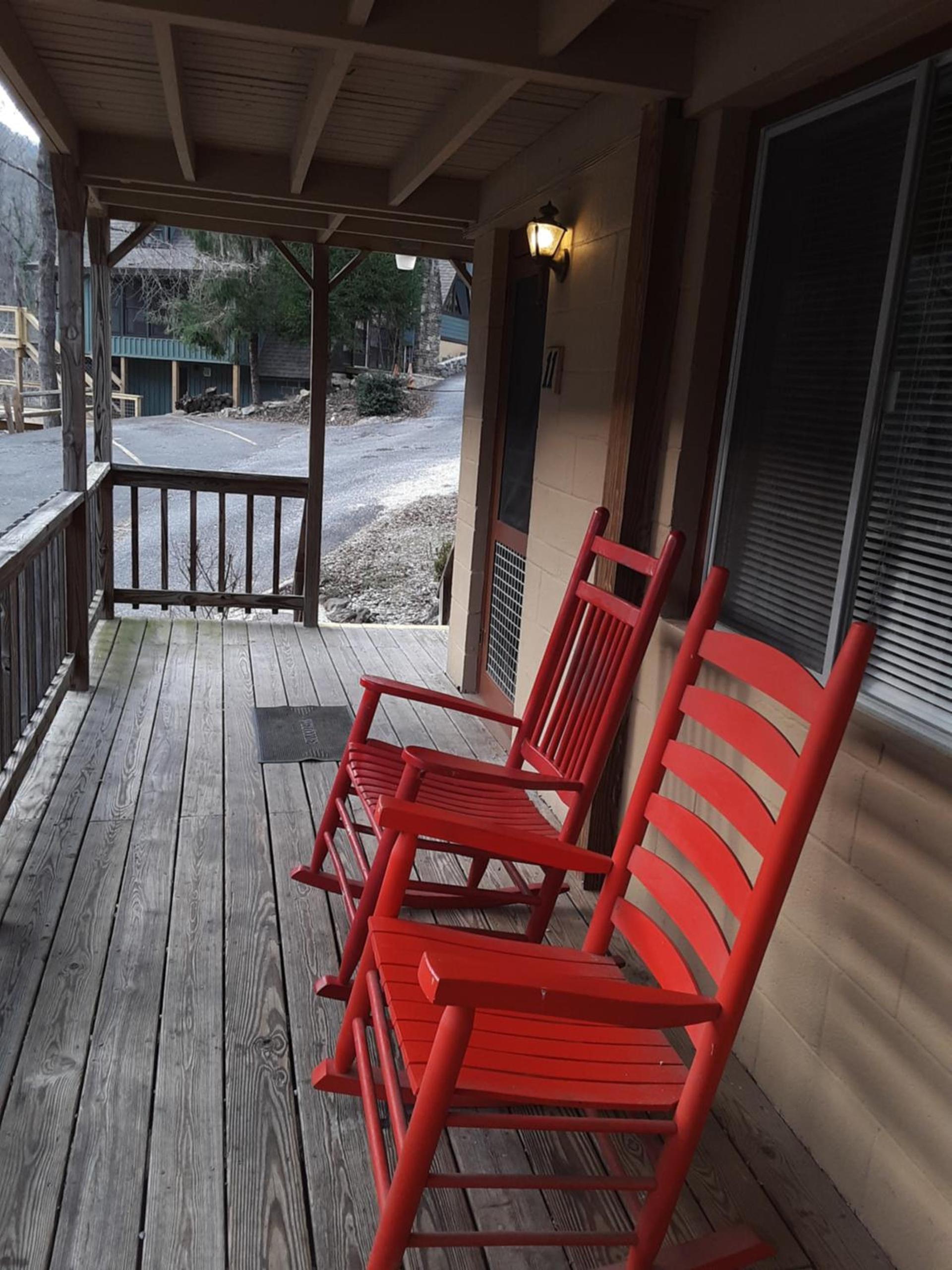The Evening Shade River Lodge and Cabins photo 28