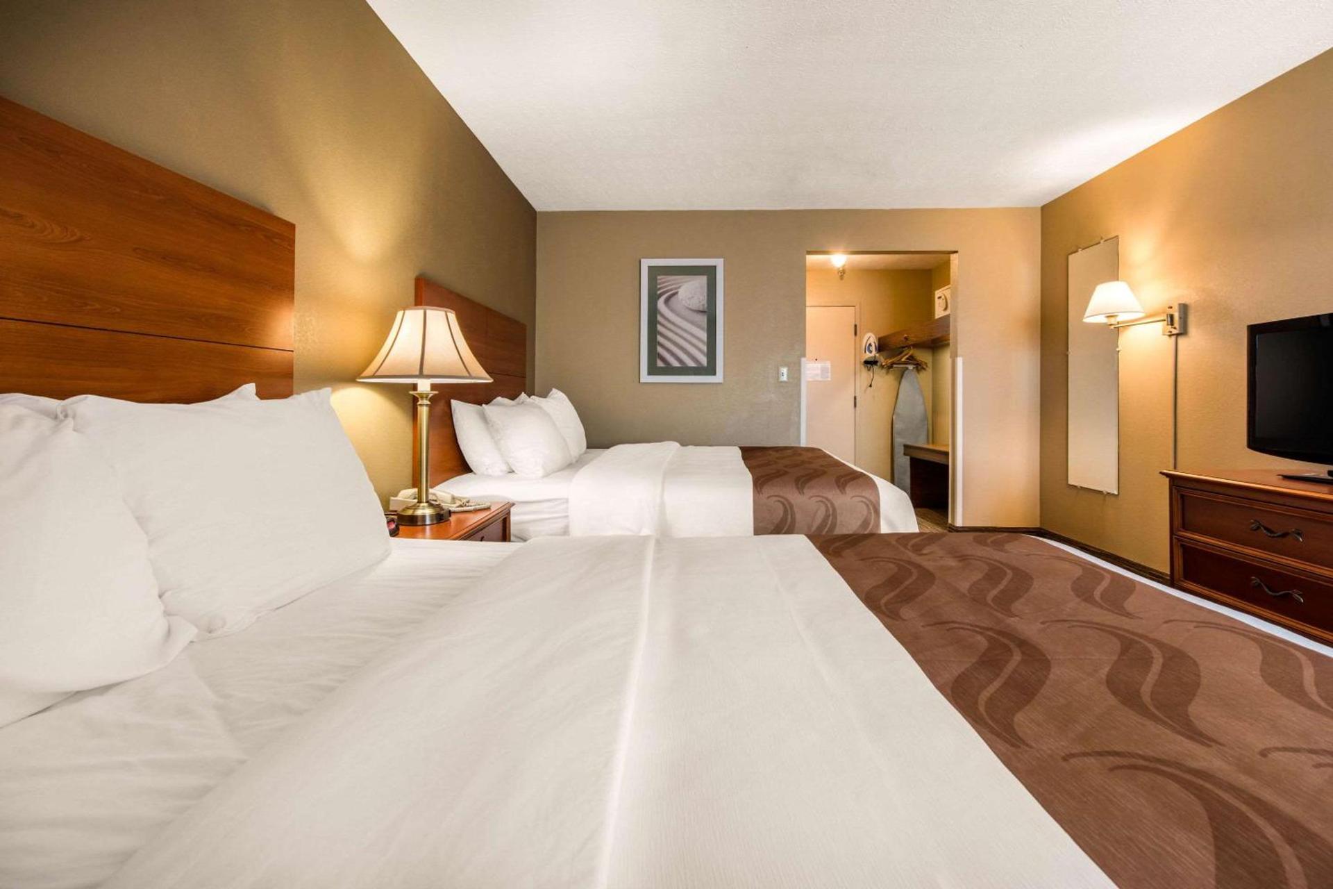 Quality Inn & Suites New Castle photo 13