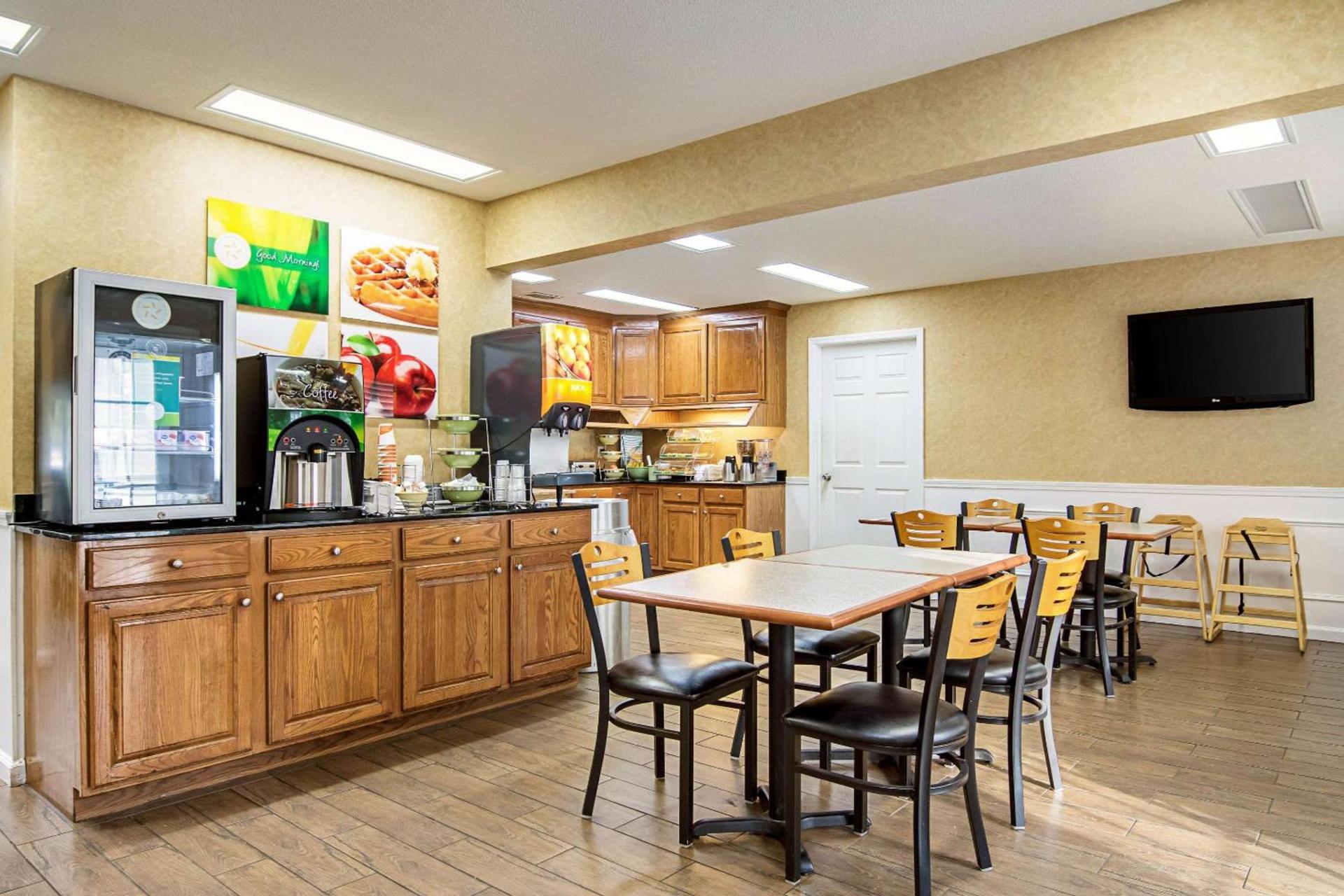 Quality Inn Thomaston photo 23