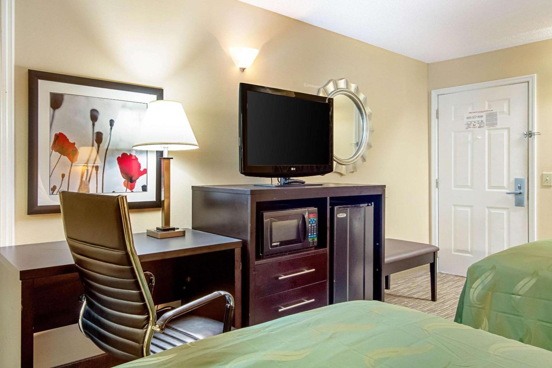 Quality Inn Thomaston photo 11
