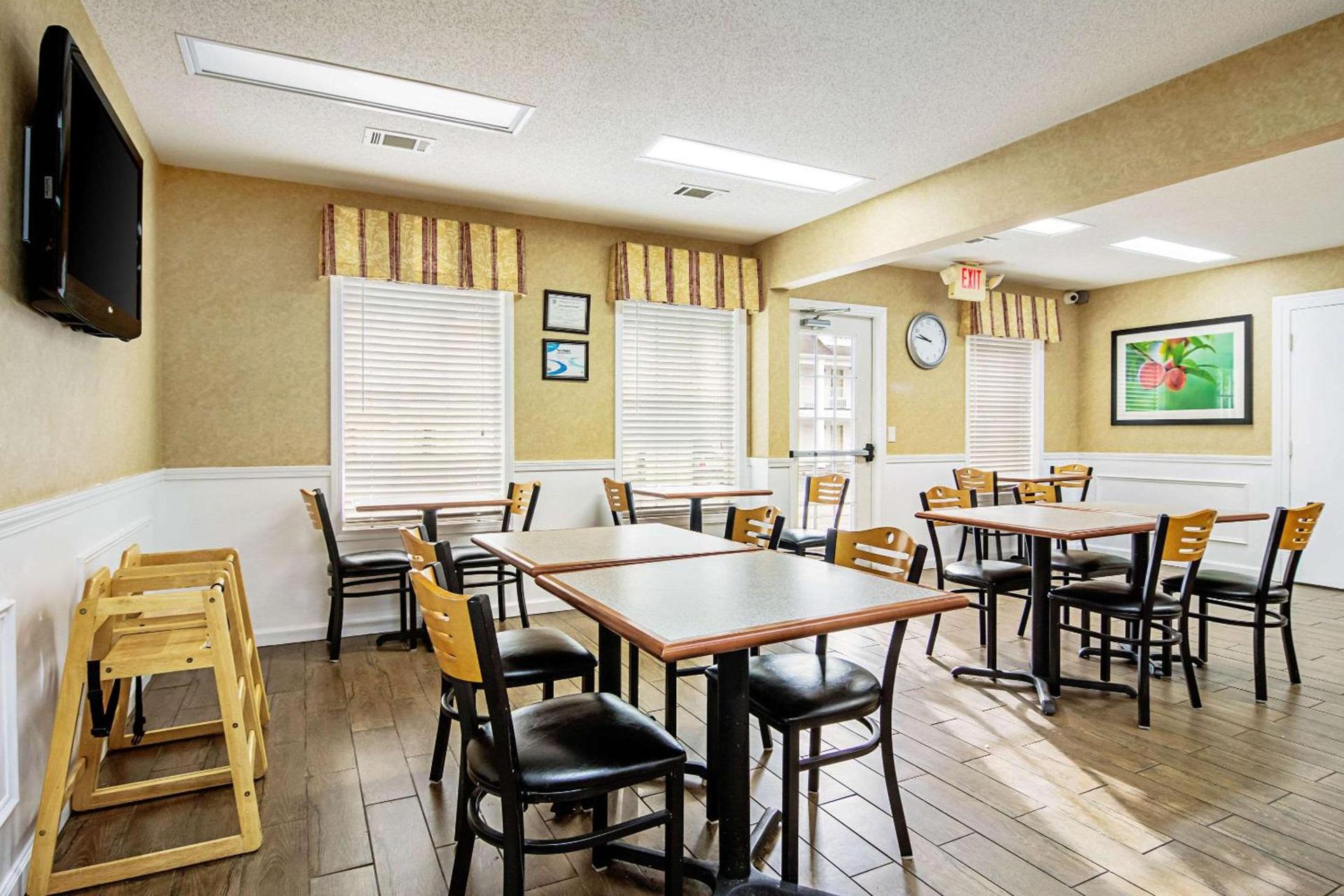 Quality Inn Thomaston photo 25