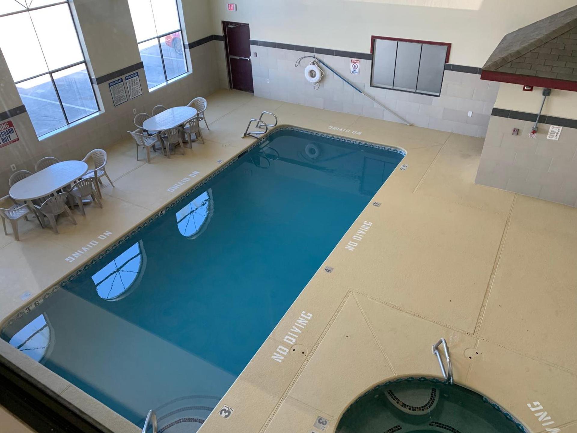 Brentwood Inn & Suites photo 9