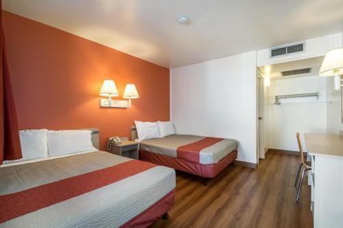 Motel 6 Wendover photo 11