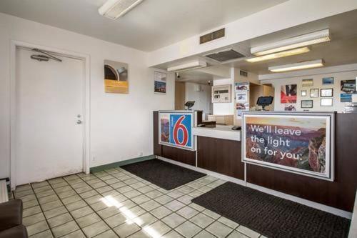 Motel 6 Wendover photo 12