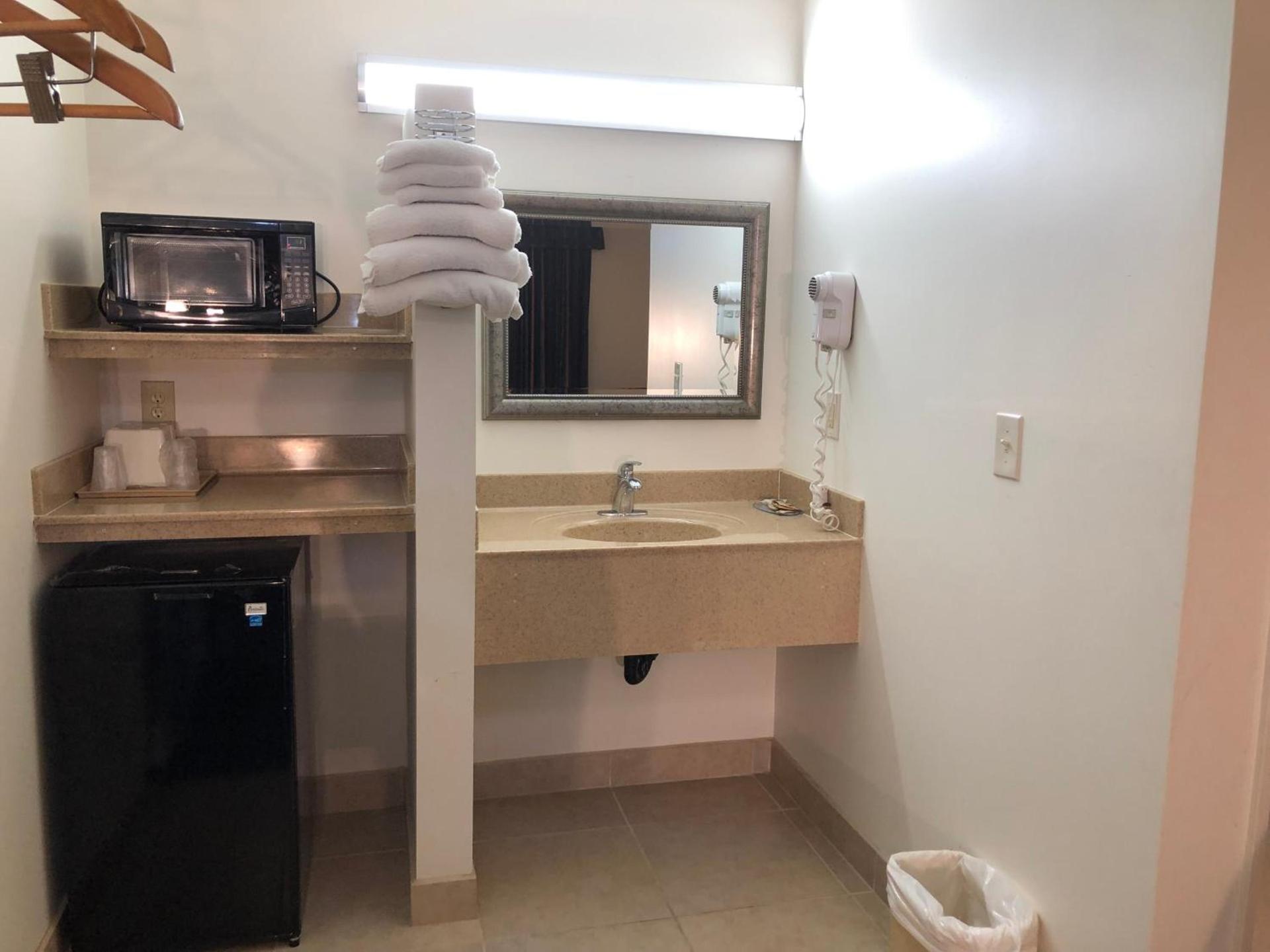 Luxury Inn photo 17