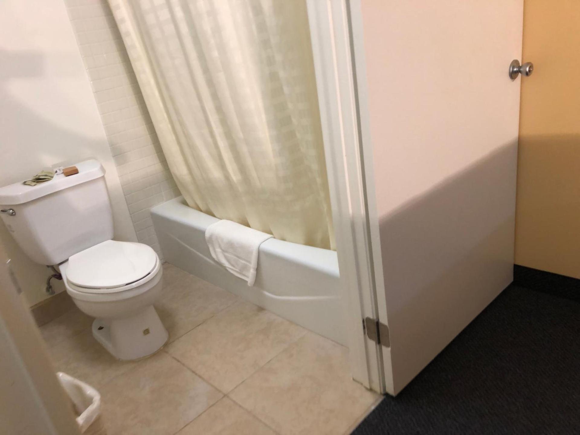 Luxury Inn photo 16