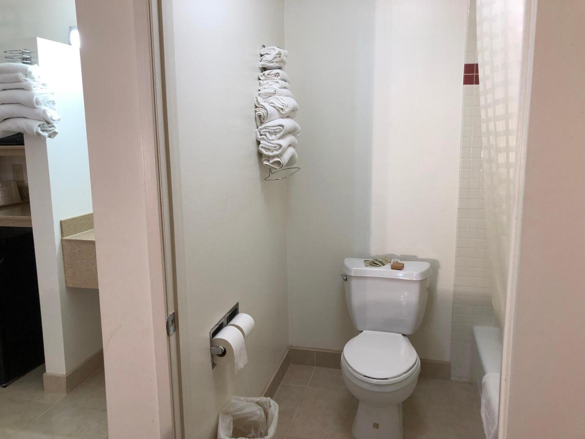 Luxury Inn photo 15