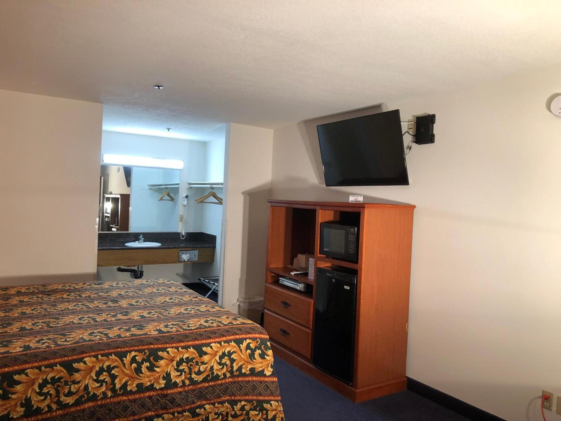 Luxury Inn photo 30