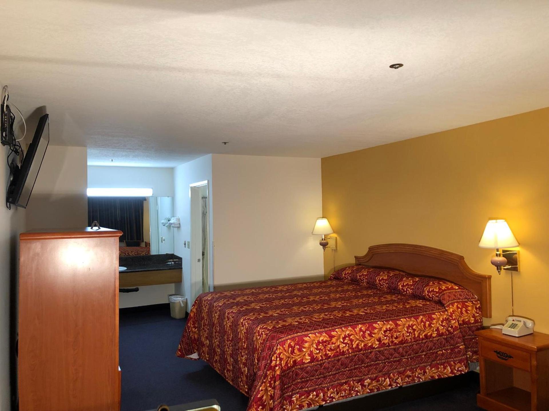 Luxury Inn photo 28