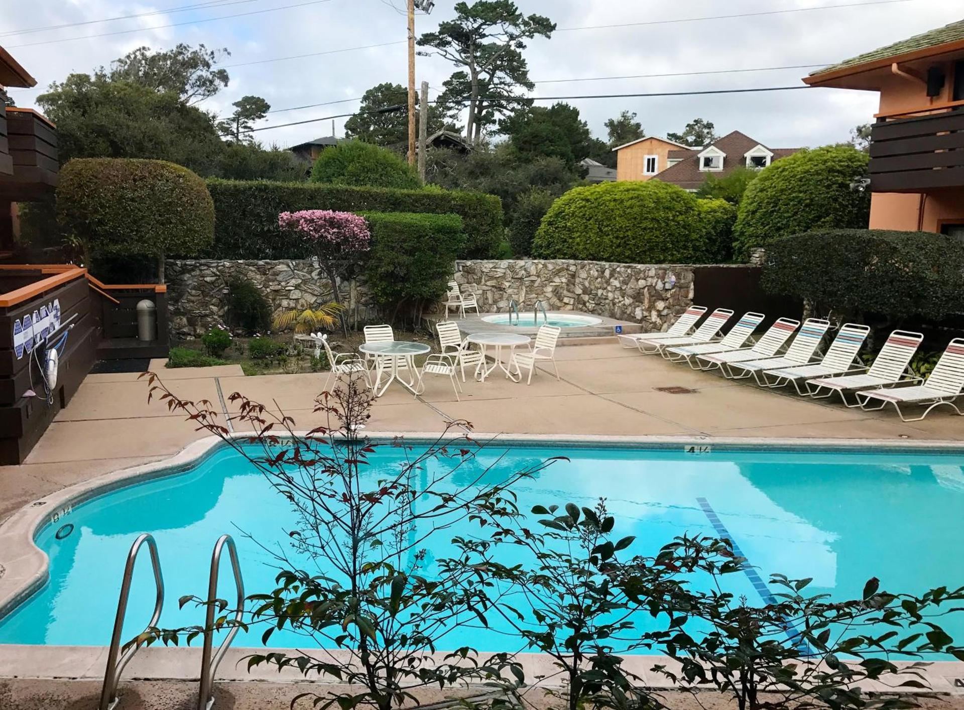 The Monarch Resort photo 2