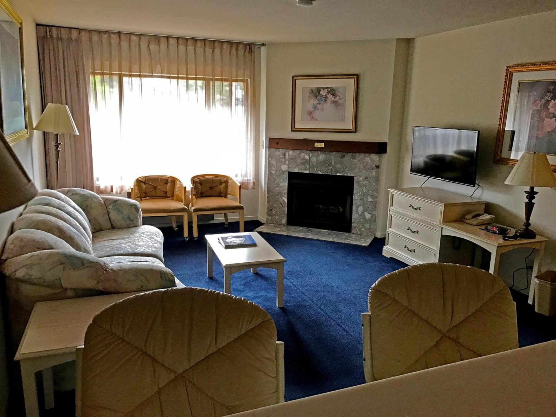 The Monarch Resort photo 30