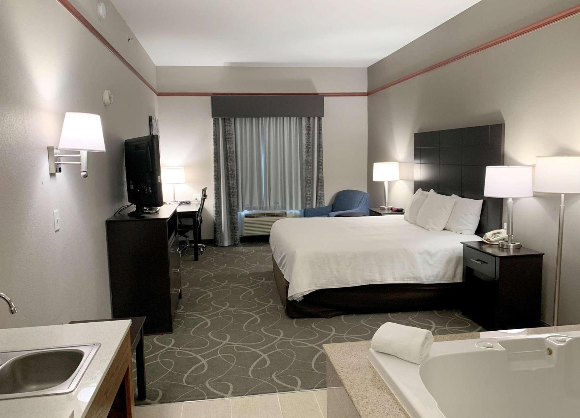 Best Western Limestone Inn and Suites photo 21