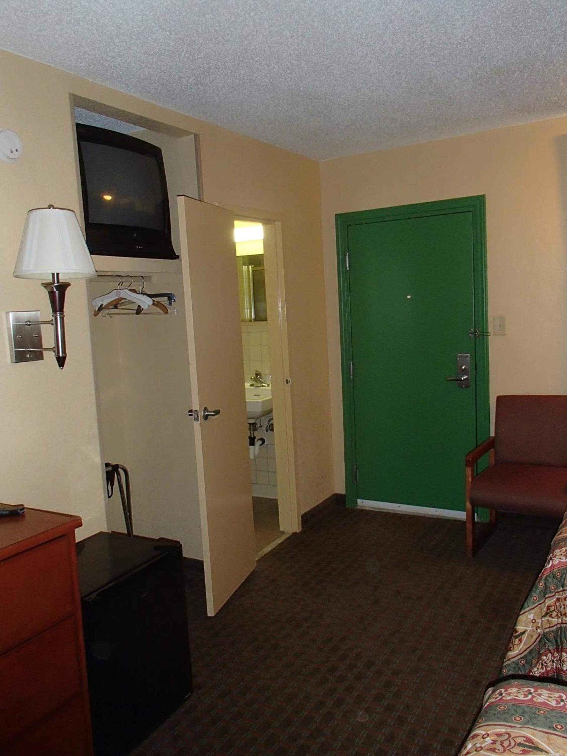 Royal Inn Of New Orleans photo 10