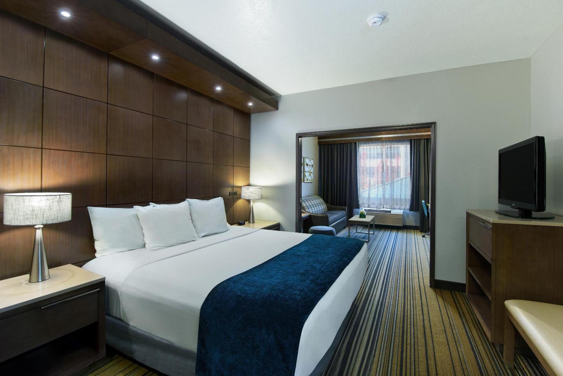 Oxford Suites Spokane Downtown photo 3