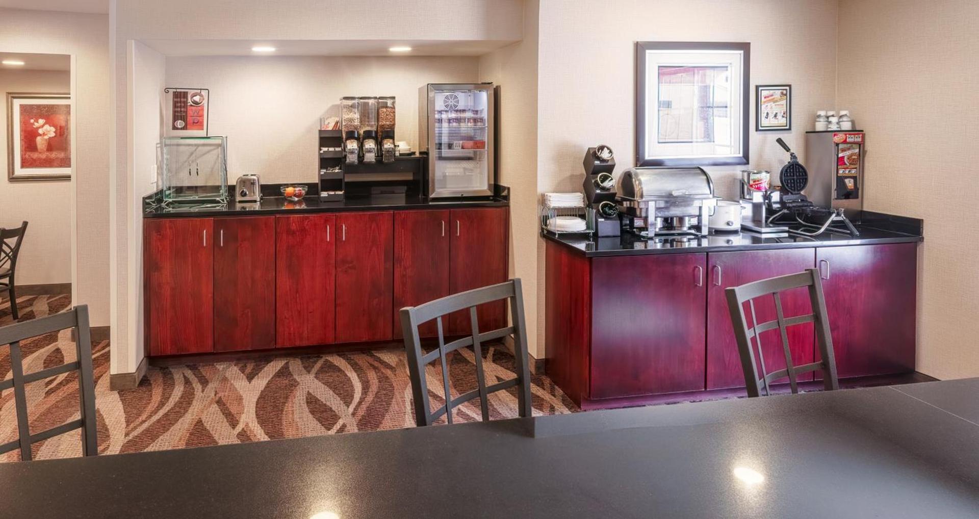 Cobblestone Inn & Suites - Durand photo 10