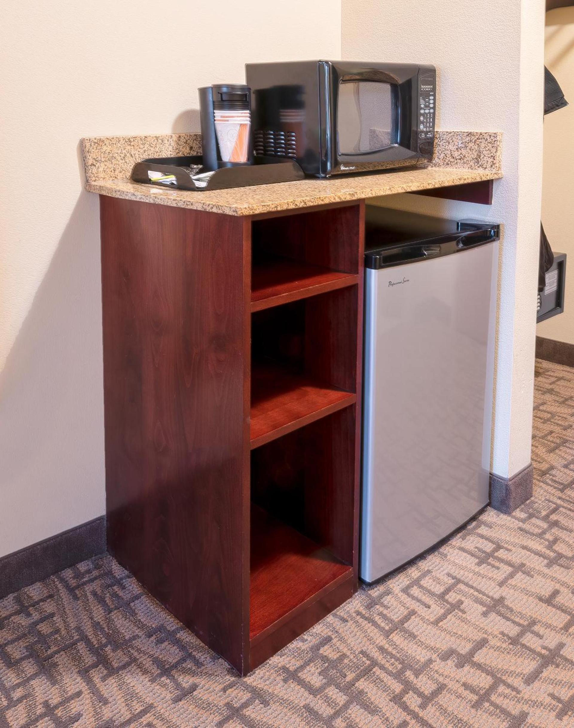 Cobblestone Inn & Suites - Durand photo 23