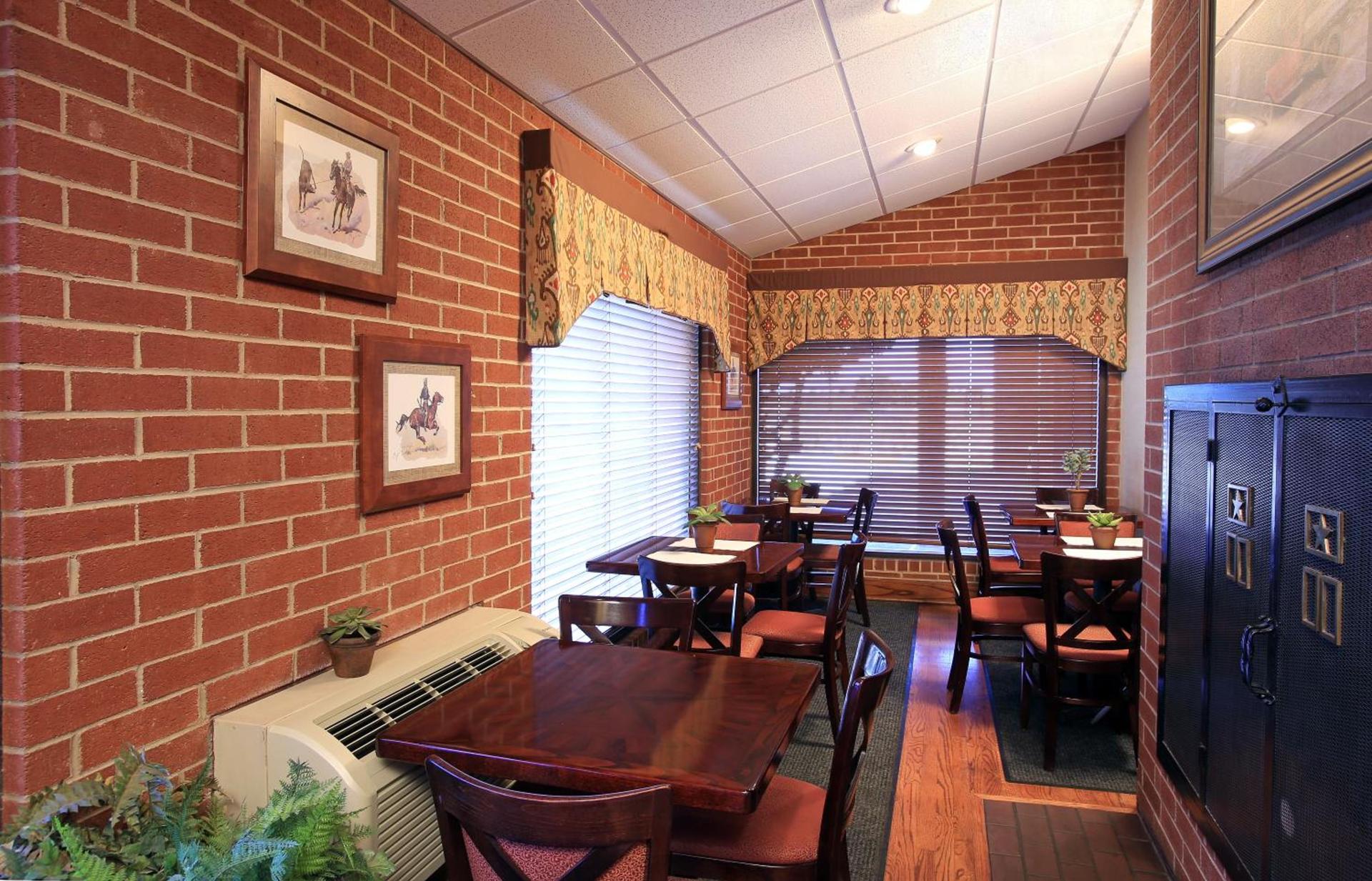 Plaza Inn Midland photo 11