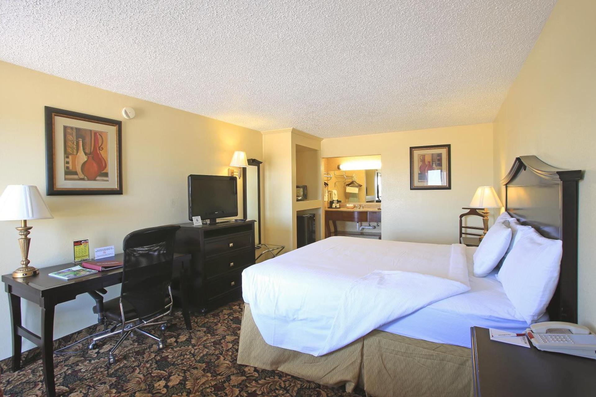 Plaza Inn Midland photo 20