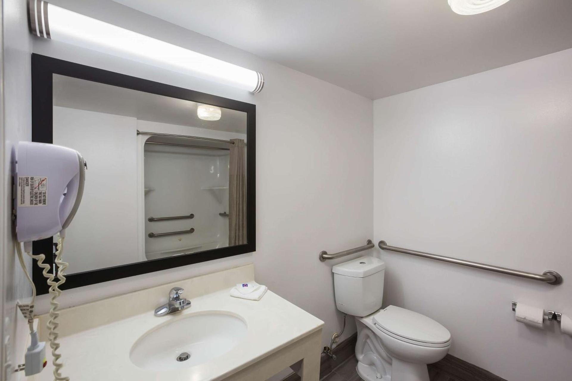 Motel 6-Suwanee, GA - Gwinnett Center photo 18