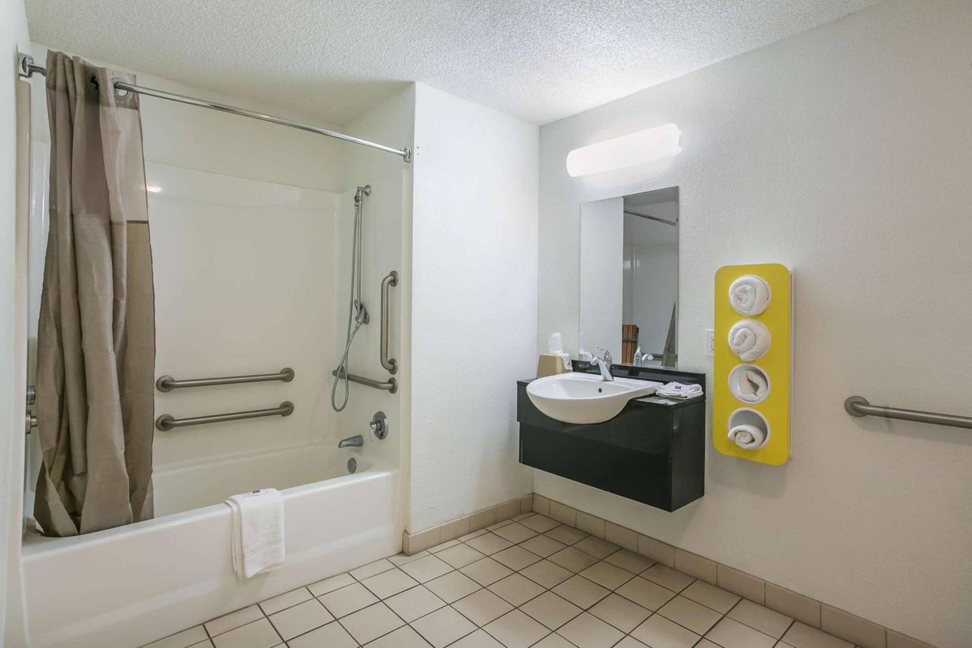 Motel 6-Dothan, AL photo 19