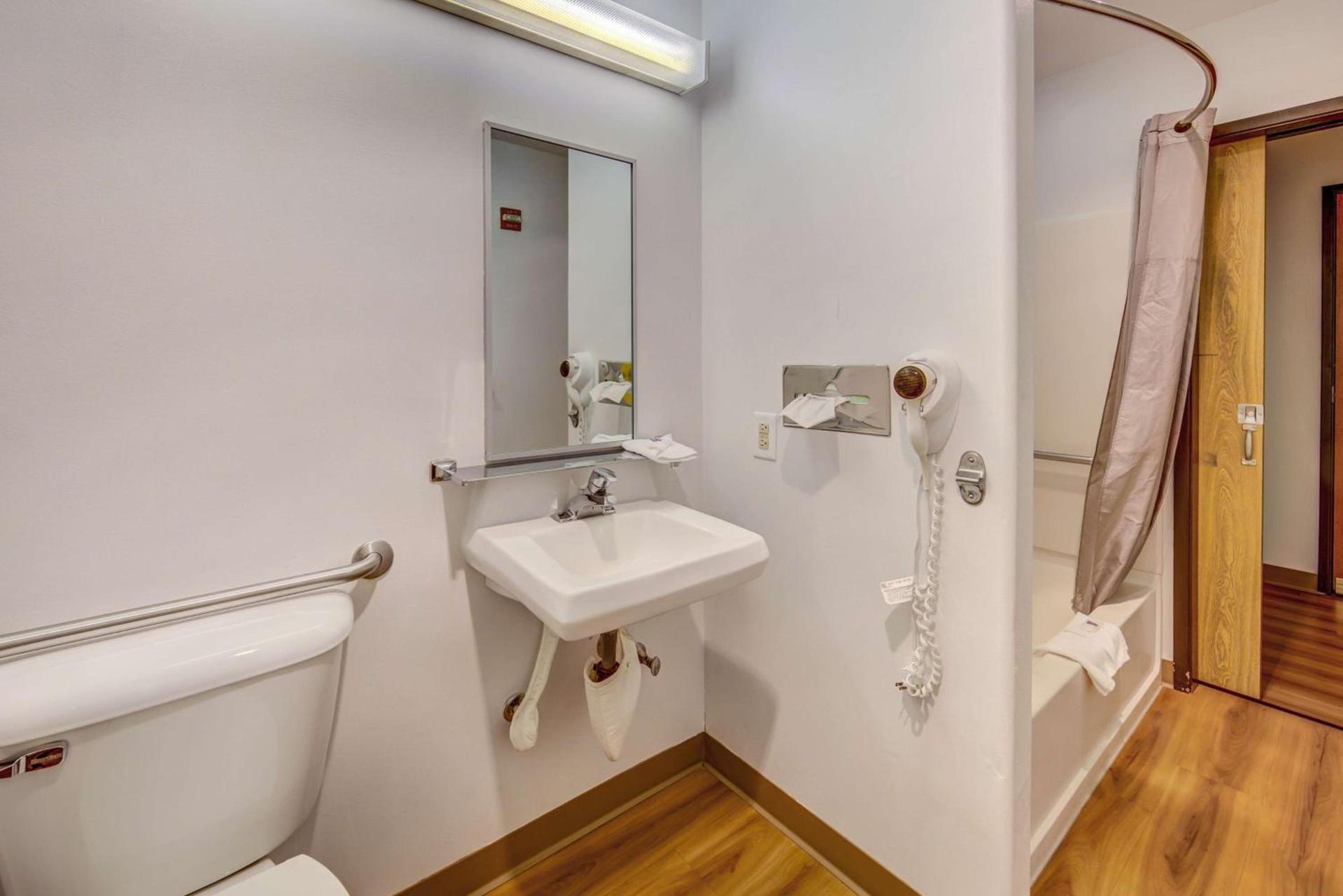 Motel 6-Sutherlin, OR photo 17