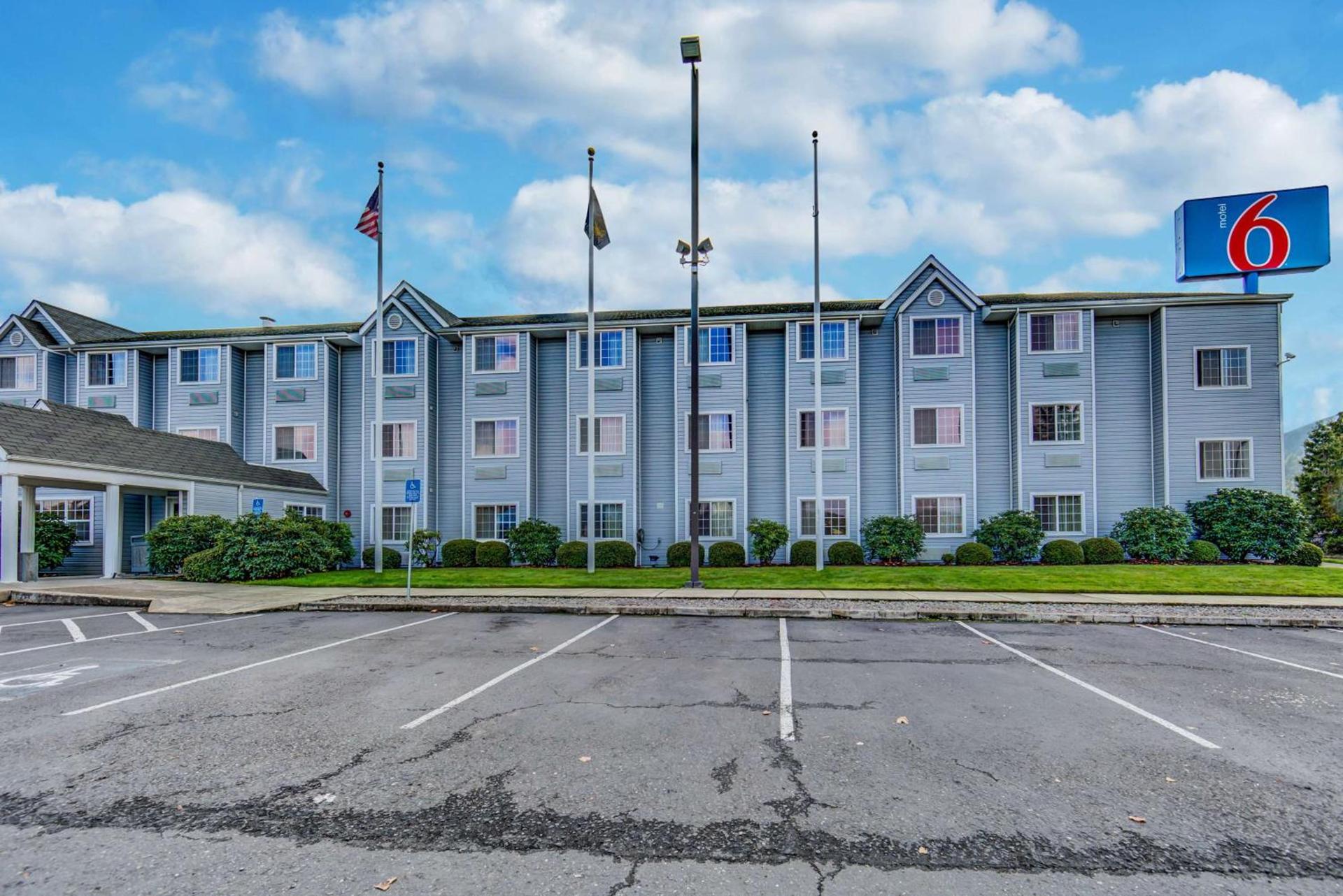 Motel 6-Sutherlin, OR photo 2