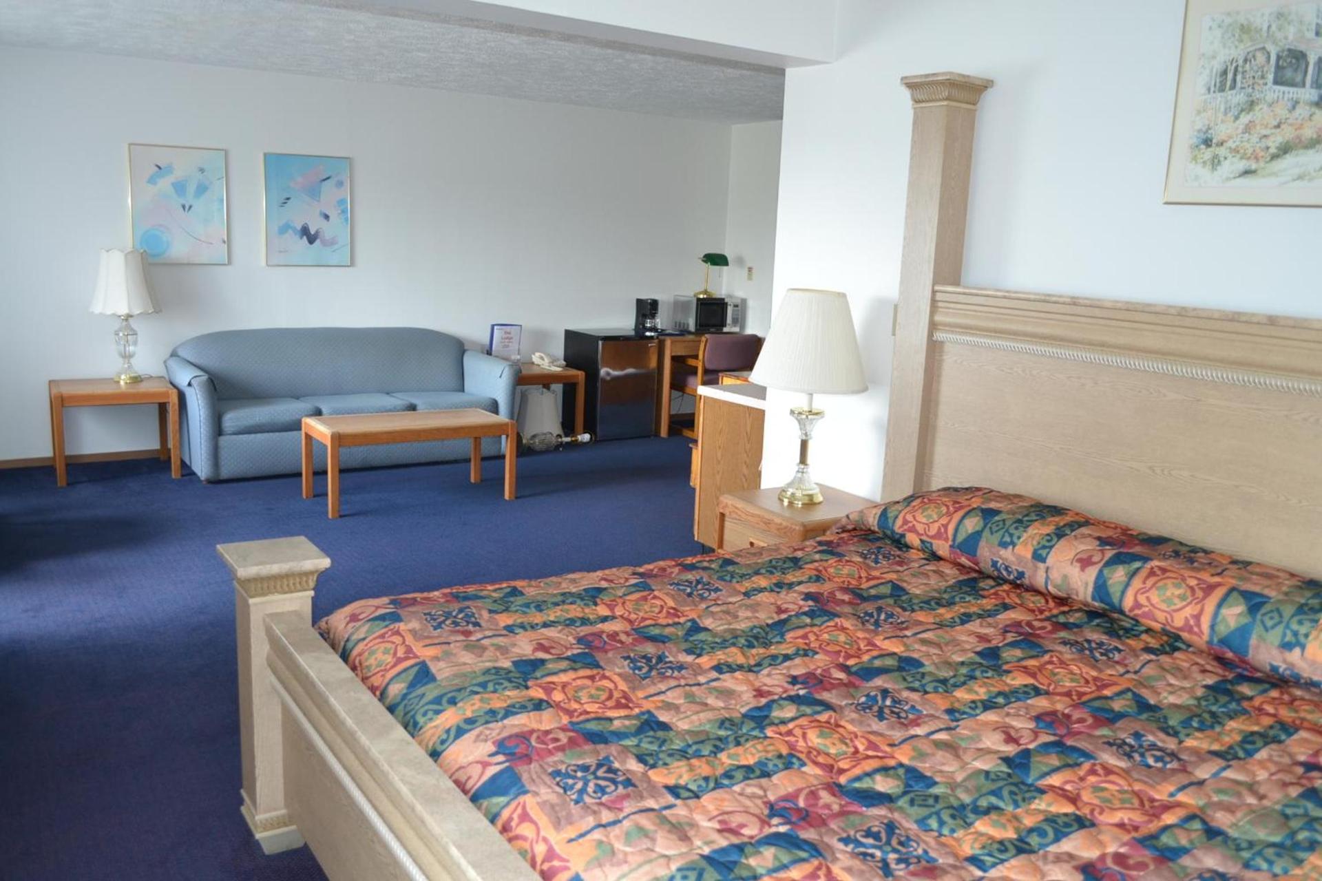 Sky Lodge Inn & Suites - Delavan photo 19