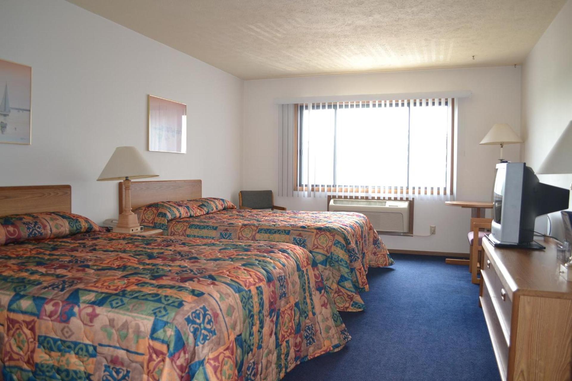 Sky Lodge Inn & Suites - Delavan photo 26