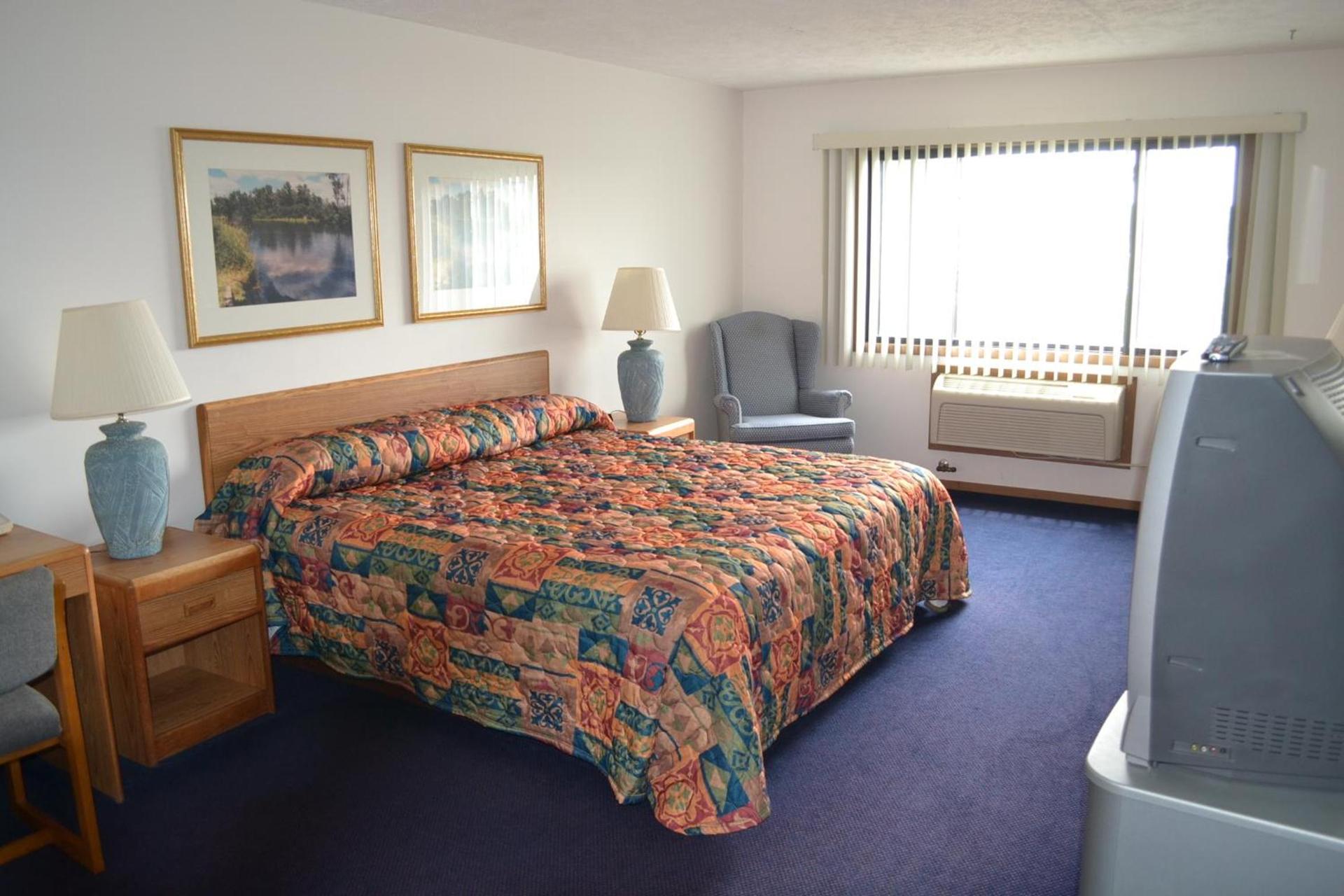 Sky Lodge Inn & Suites - Delavan photo 20