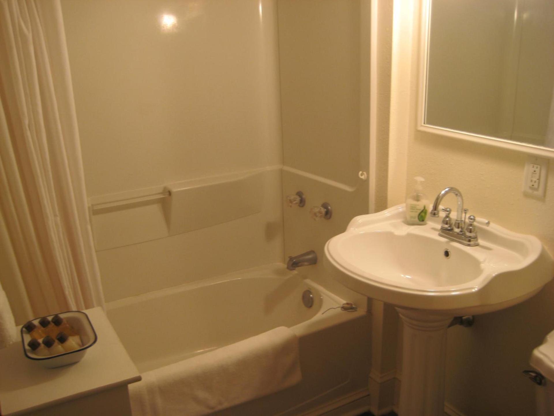 Backwoods Bed and Bath photo 27