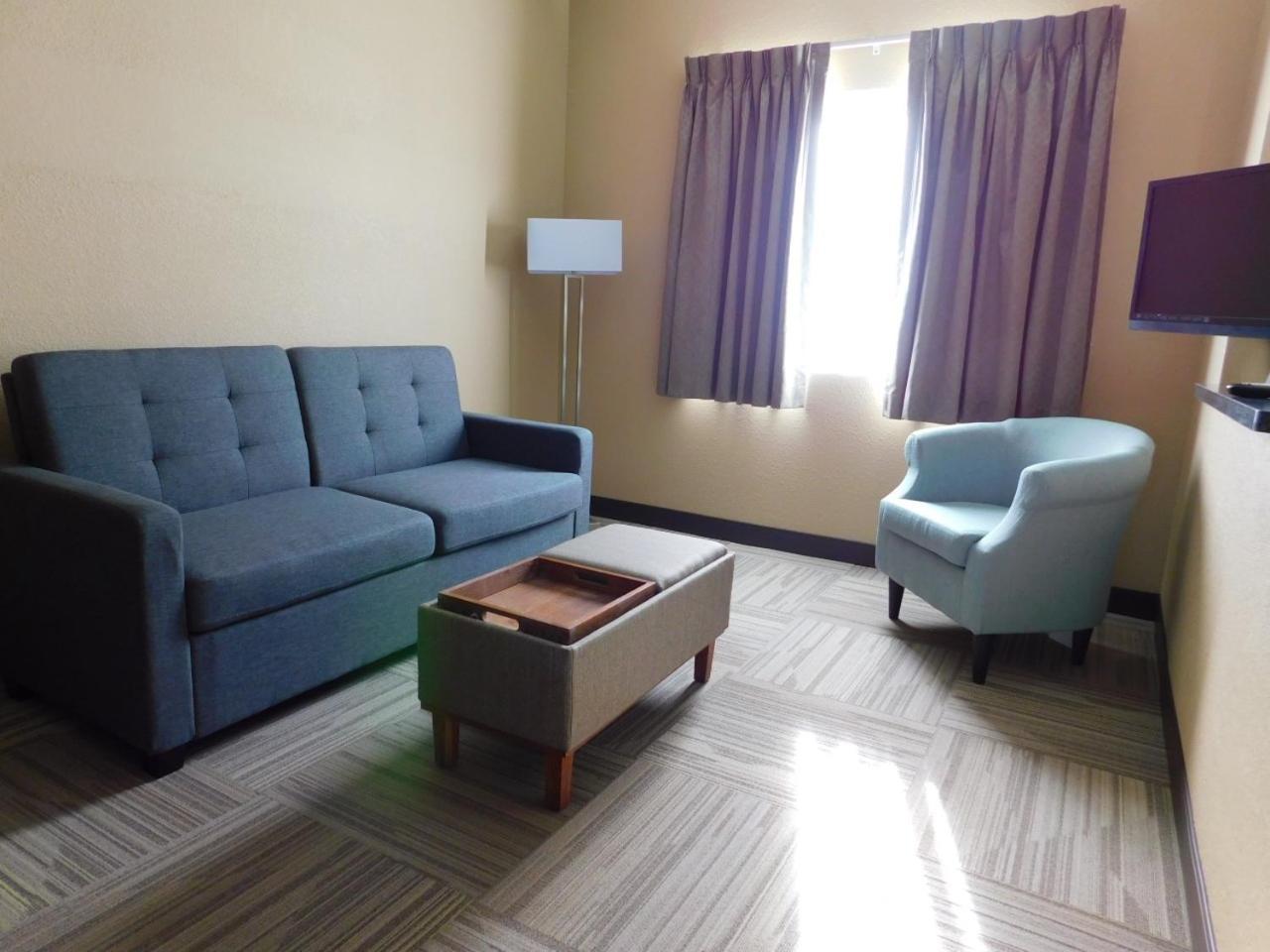 Island Suites photo 23