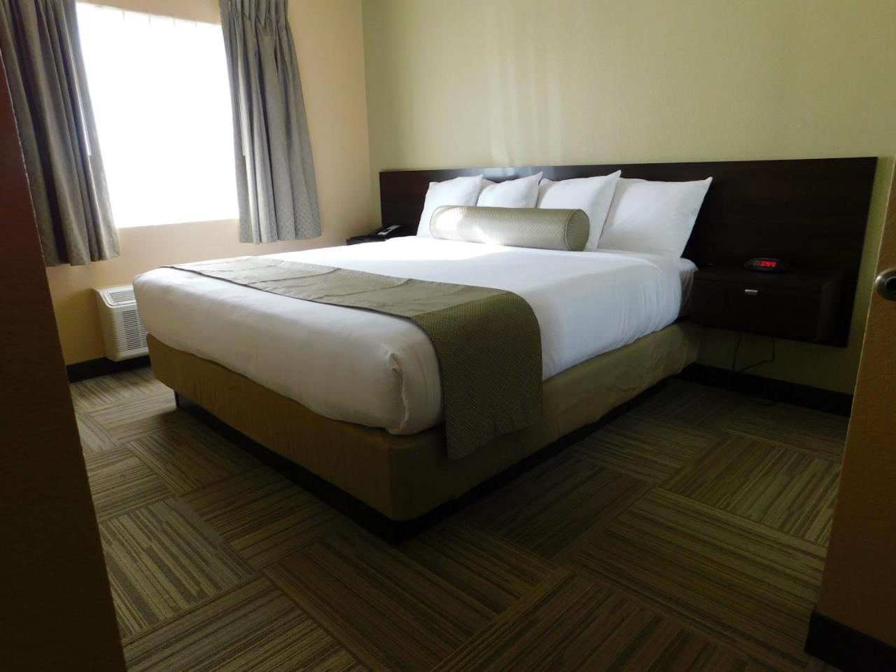 Island Suites photo 7