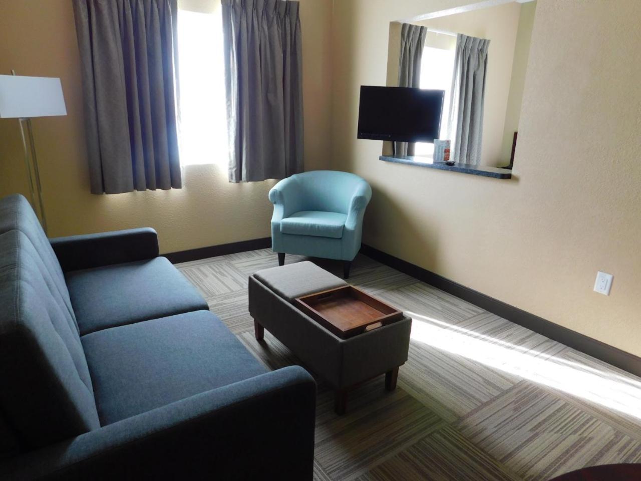 Island Suites photo 13