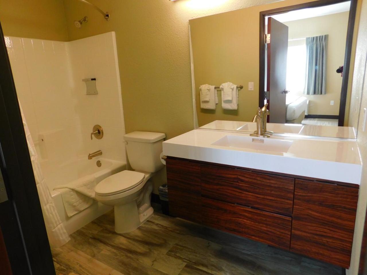Island Suites photo 21