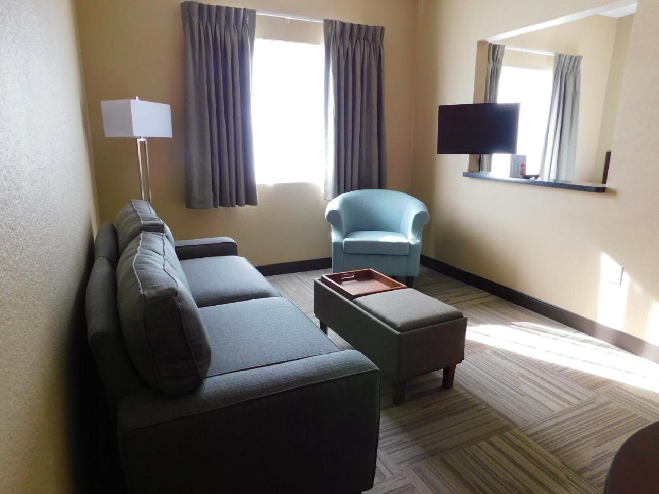 Island Suites photo 12