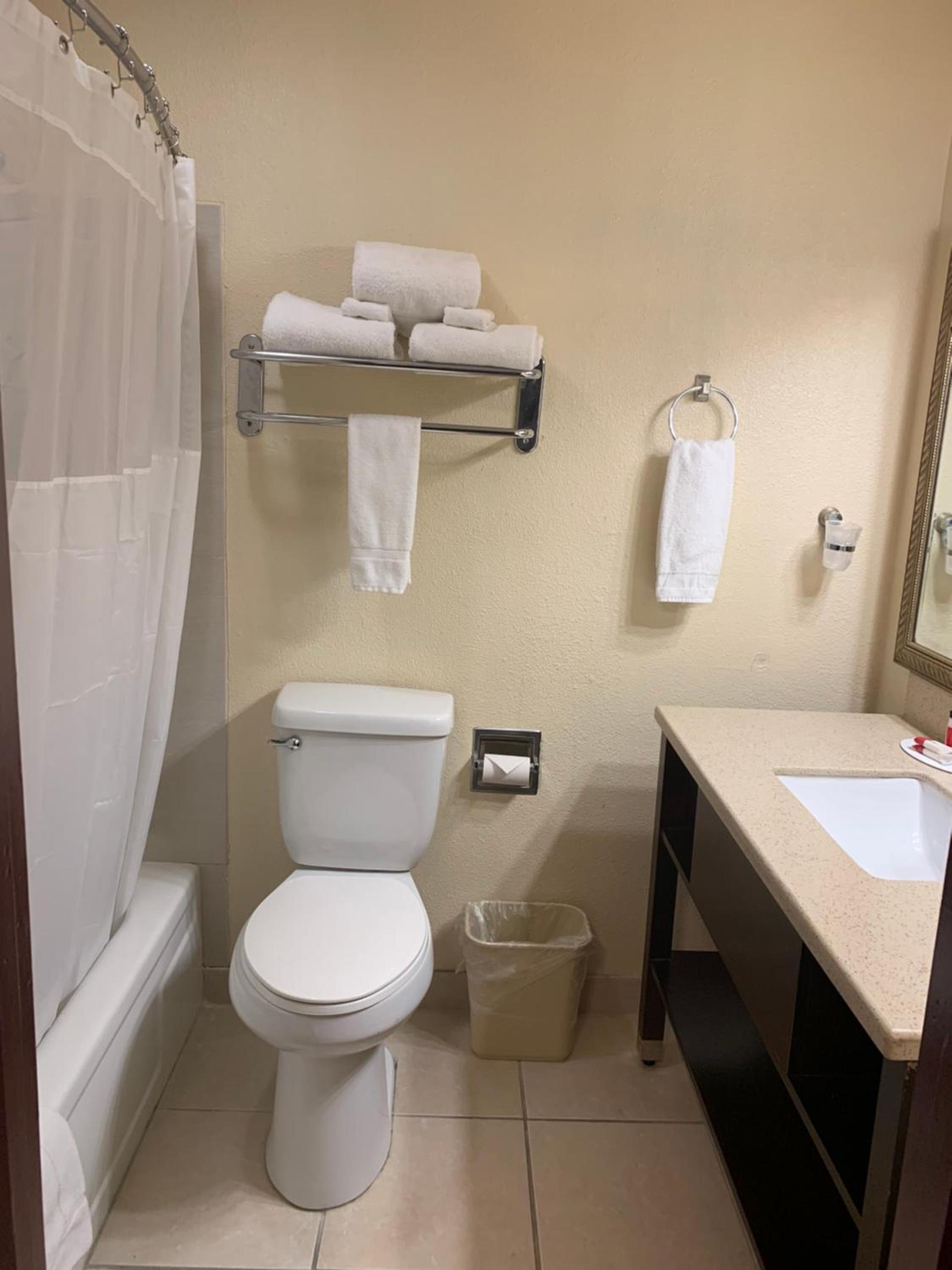 Sutton Suites Hotel photo 28