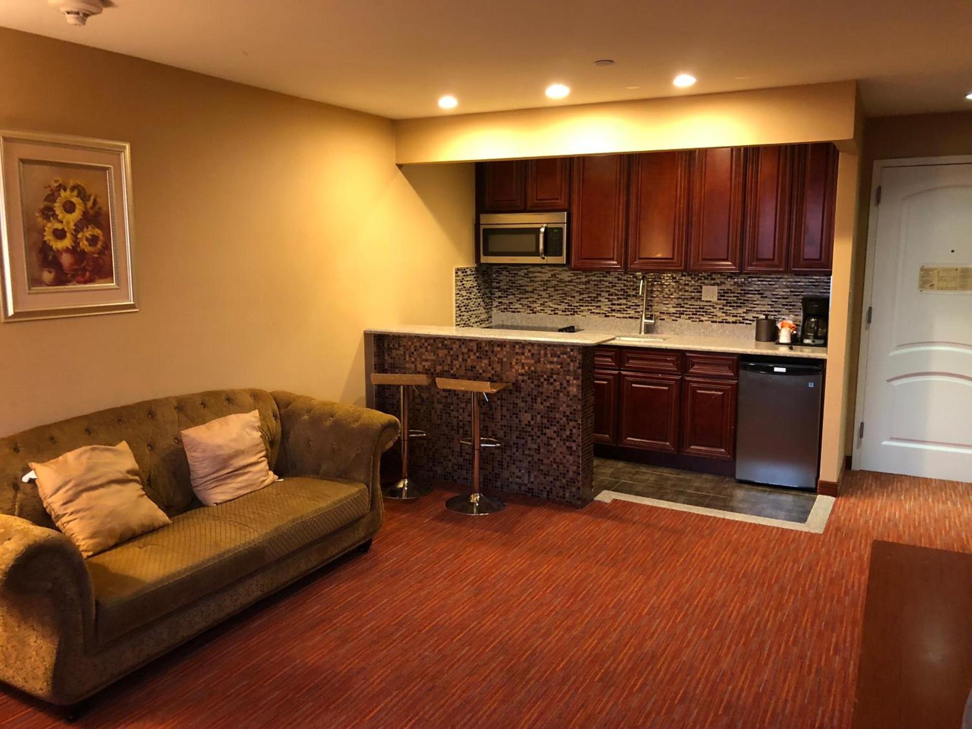 Ramada by Wyndham Flushing Queens photo 19