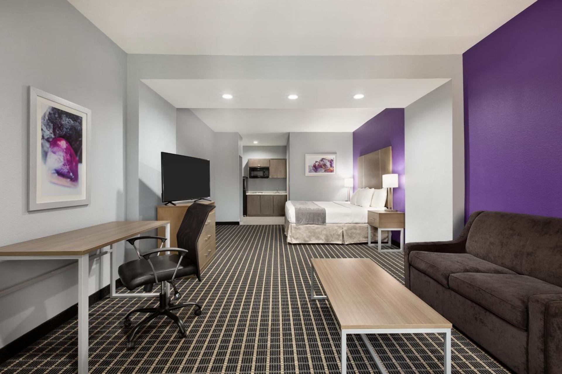 Days Inn by Wyndham Odessa photo 30