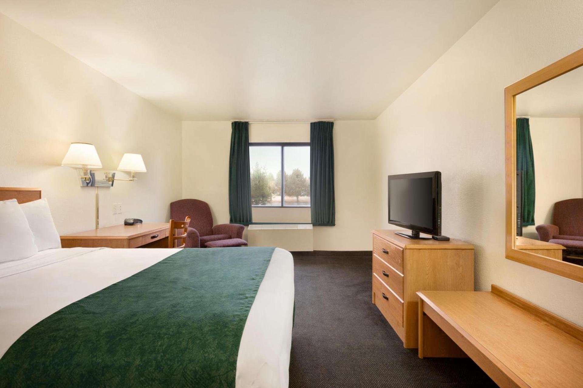 Travelodge by Wyndham Alpine photo 16
