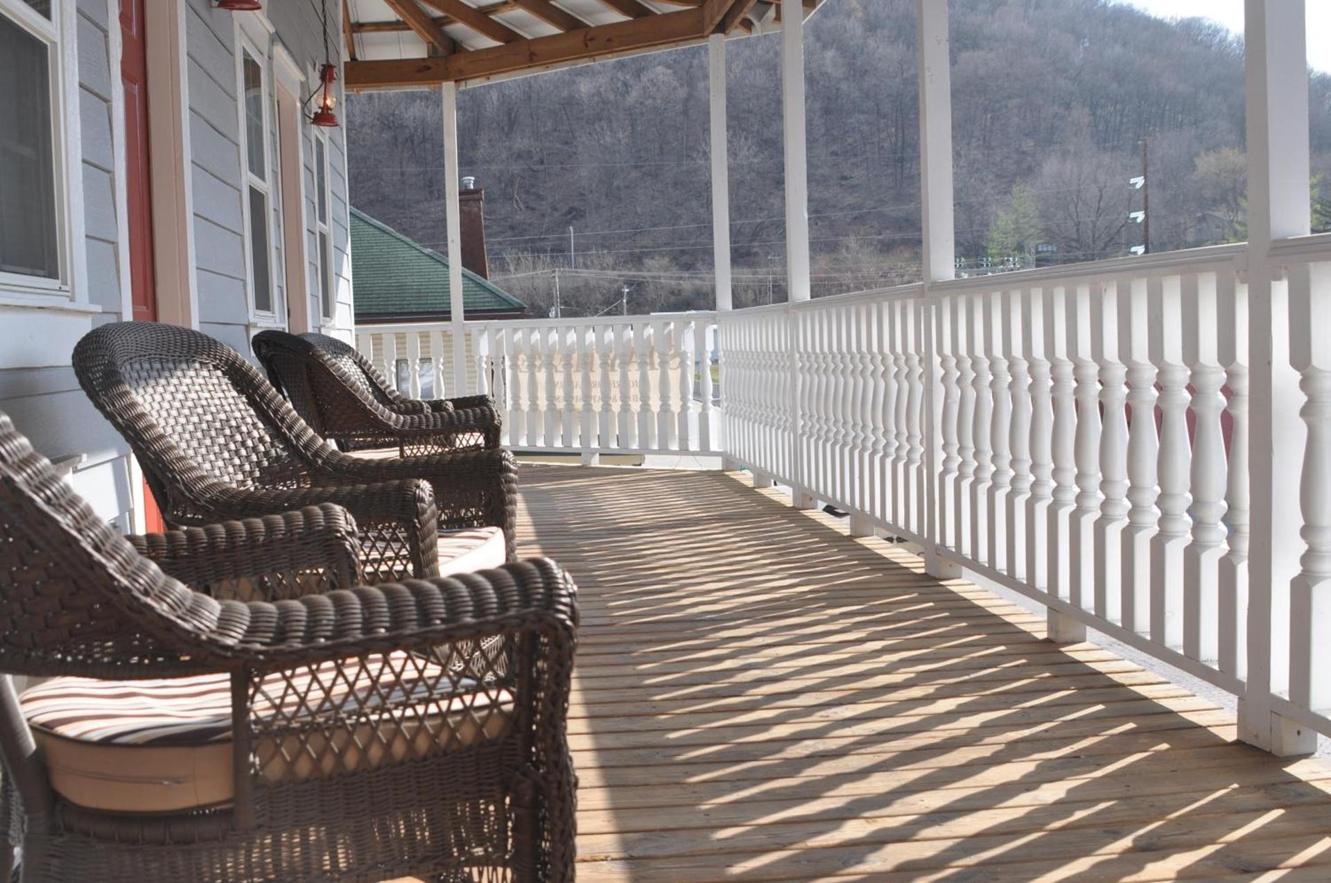 Backwoods Bed and Bath photo 4