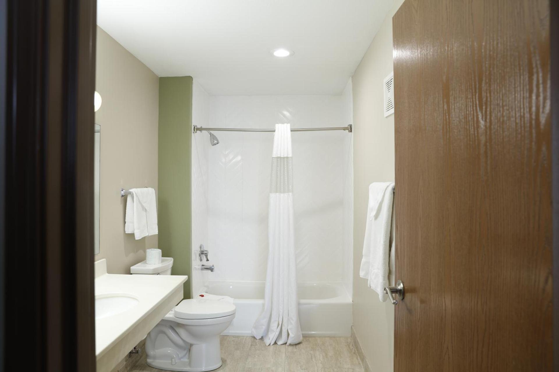 Baymont by Wyndham Rockford photo 4