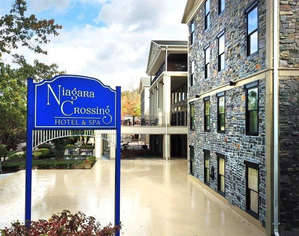 Niagara Crossing Hotel and Spa photo 1